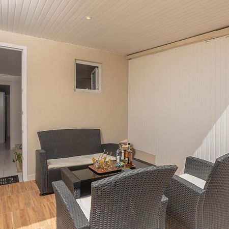 Alpinia - Appt Avec Piscine Partagee Apartment Saint-Pierre ภายนอก รูปภาพ