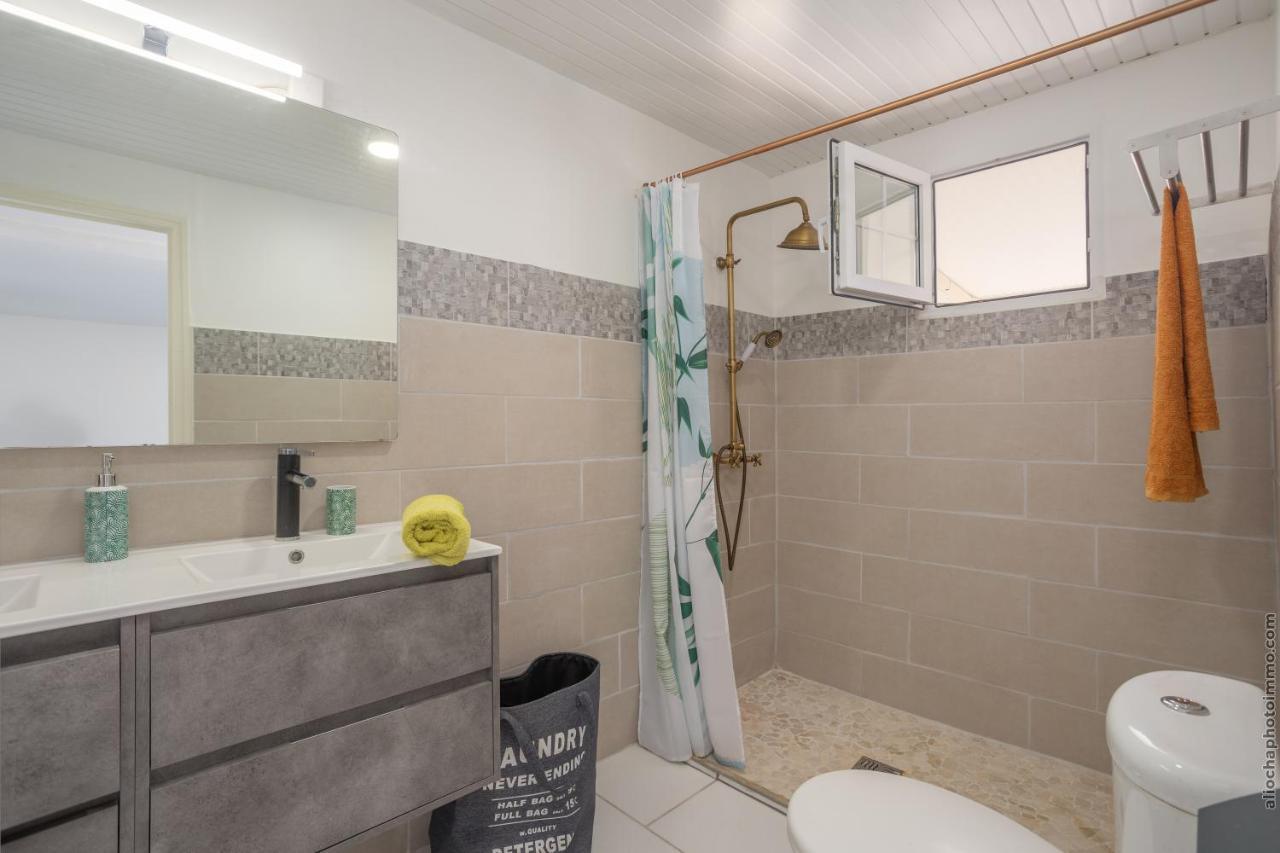 Alpinia - Appt Avec Piscine Partagee Apartment Saint-Pierre ภายนอก รูปภาพ