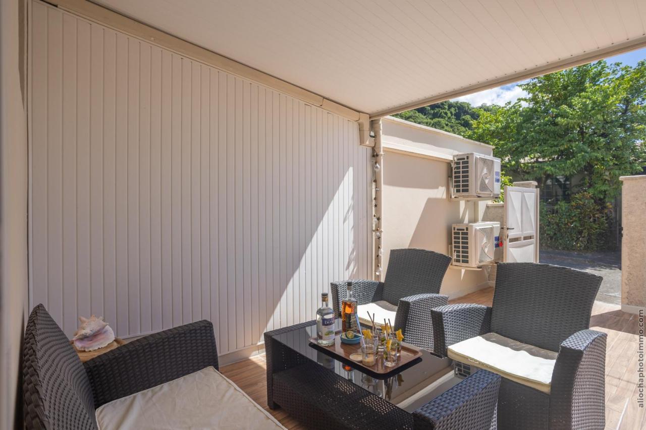 Alpinia - Appt Avec Piscine Partagee Apartment Saint-Pierre ภายนอก รูปภาพ